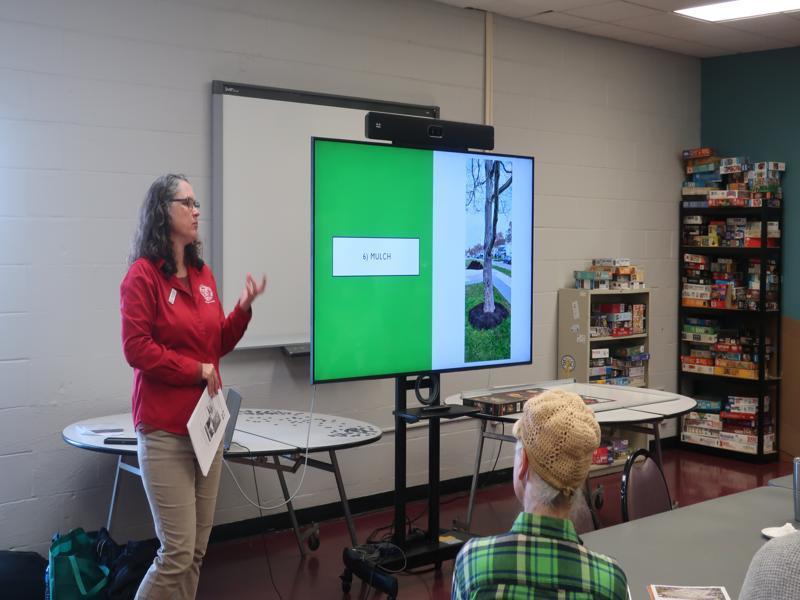 October 26 Tree Planting Workshop 4-800x600.JPG